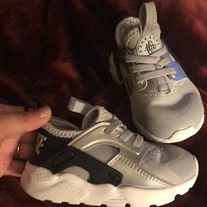 Nike toddler huaraches